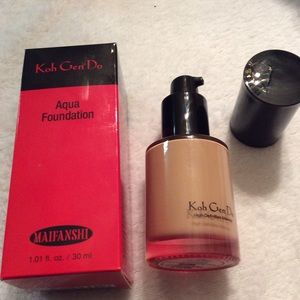 Kon Gen Do Aqua Foundation 143